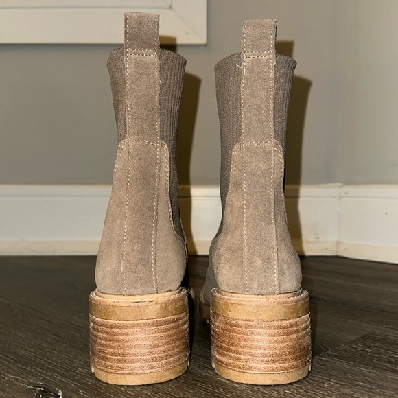 Steve Madden Kiley Booties in Taupe Suede 
Size 5.5 - Picture 7 of 8